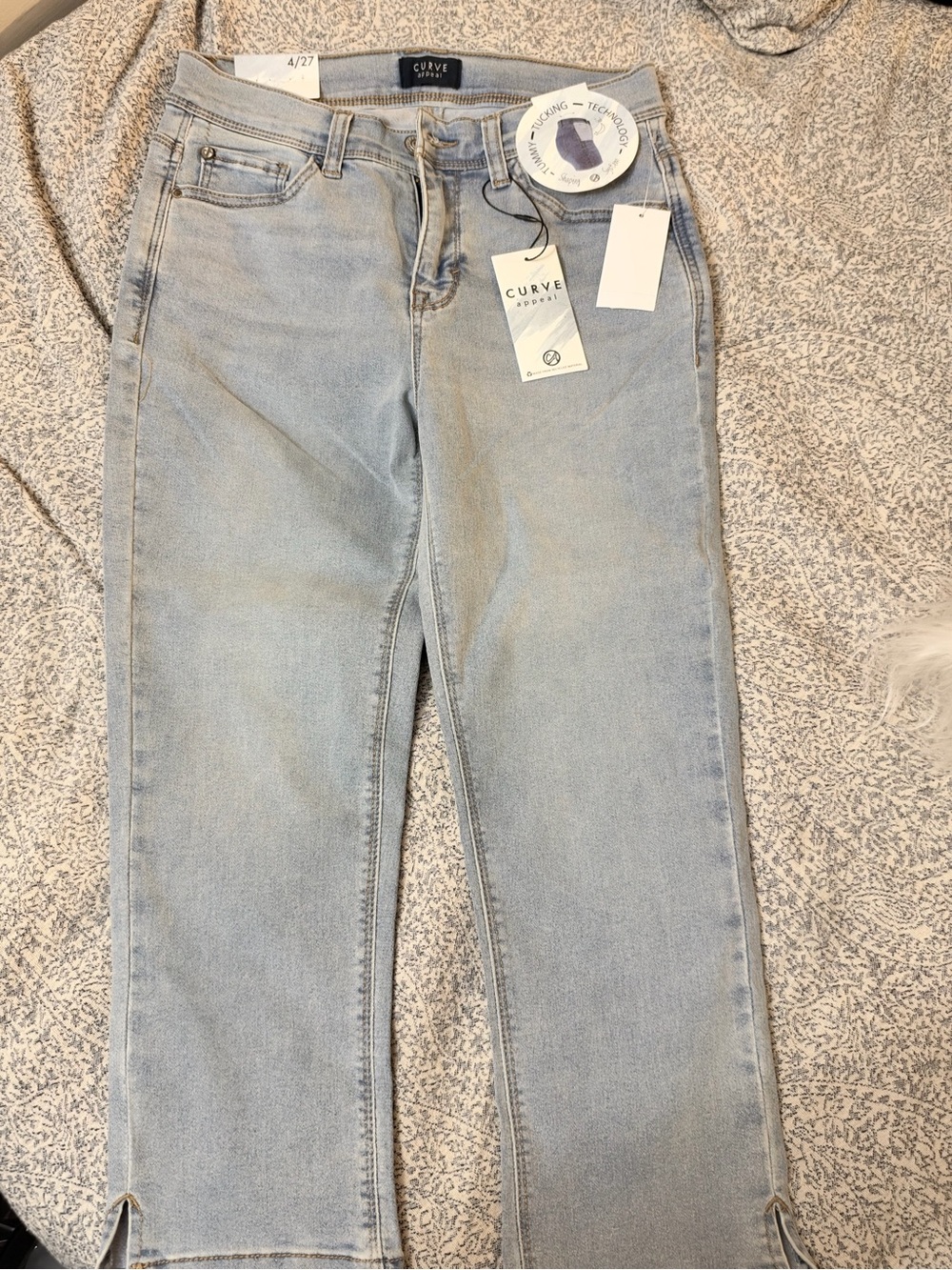 Curve Appeal Juniors Size 4/27 Light Wash Jeans NWT